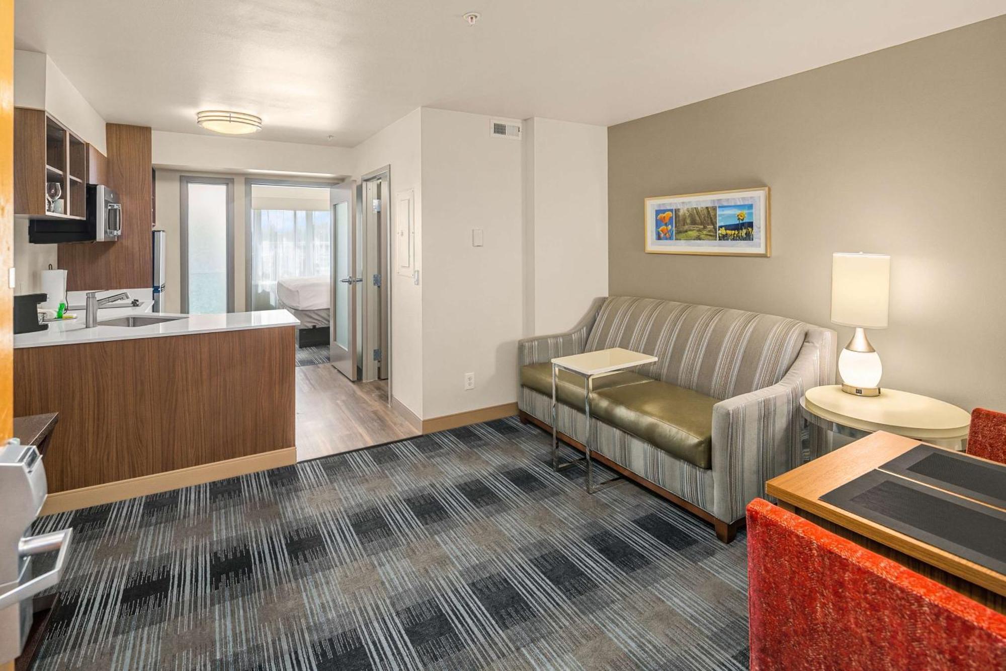 Executive Residency By Best Western Navigator Inn & Suites Everett Εξωτερικό φωτογραφία